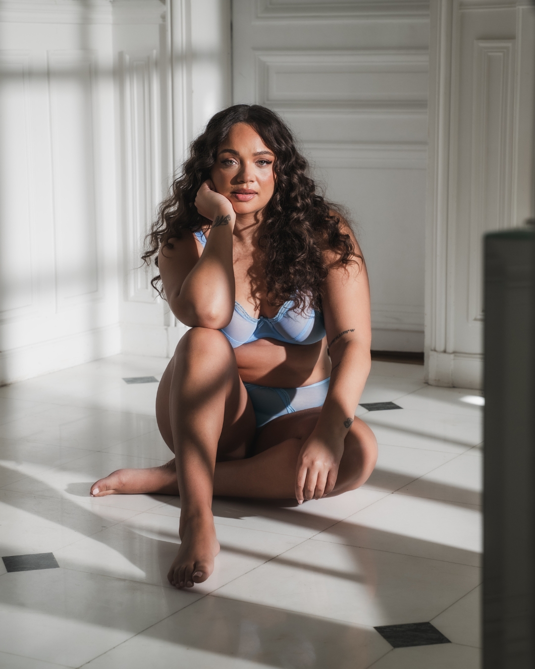 Lightstyle Scallop Plunge Bra in Light Blue and Silver — detail view